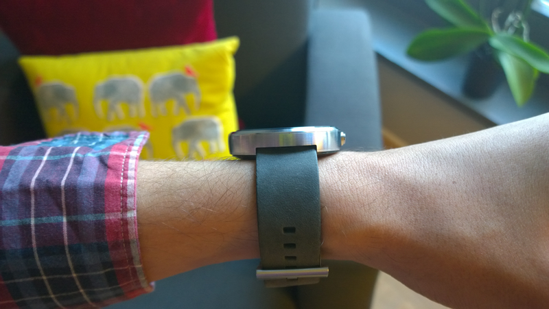 Illustration for article titled Probamos el Moto 360: un reloj espectacular (para muñecas enormes)